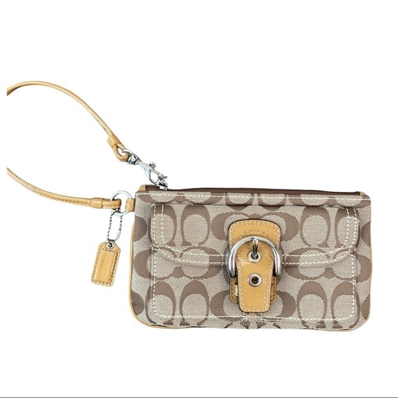 Coach Soho Signature Buckle Wristlet - Picture 1 of 3